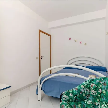 With 3 Bedrooms In Marina Di Ragusa, With Pool Access And Fu Daire *