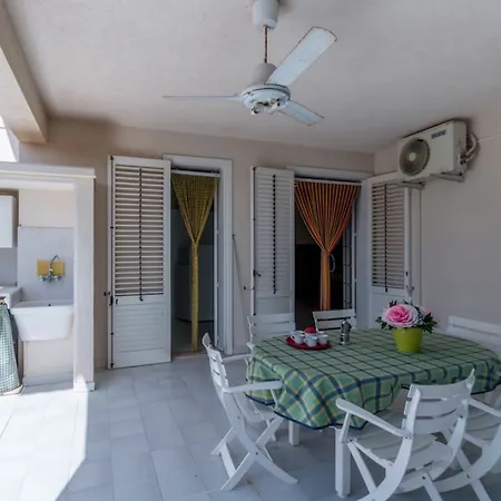 With 3 Bedrooms In Marina Di Ragusa, With Pool Access And Fu