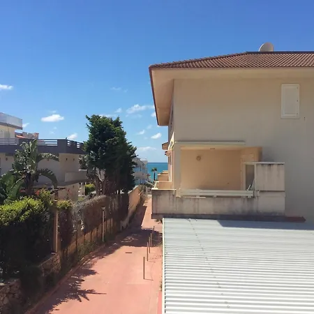 With 3 Bedrooms In Marina Di Ragusa, With Pool Access And Fu Daire Casuzze