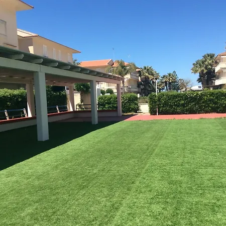 With 3 Bedrooms In Marina Di Ragusa, With Pool Access And Fu Daire