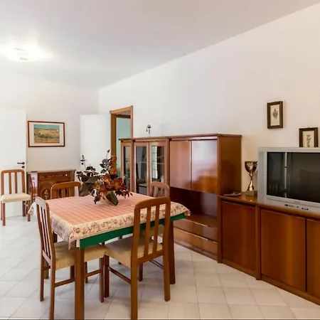 Apartmán With 3 Bedrooms In Marina Di Ragusa, With Pool Access And Fu *
